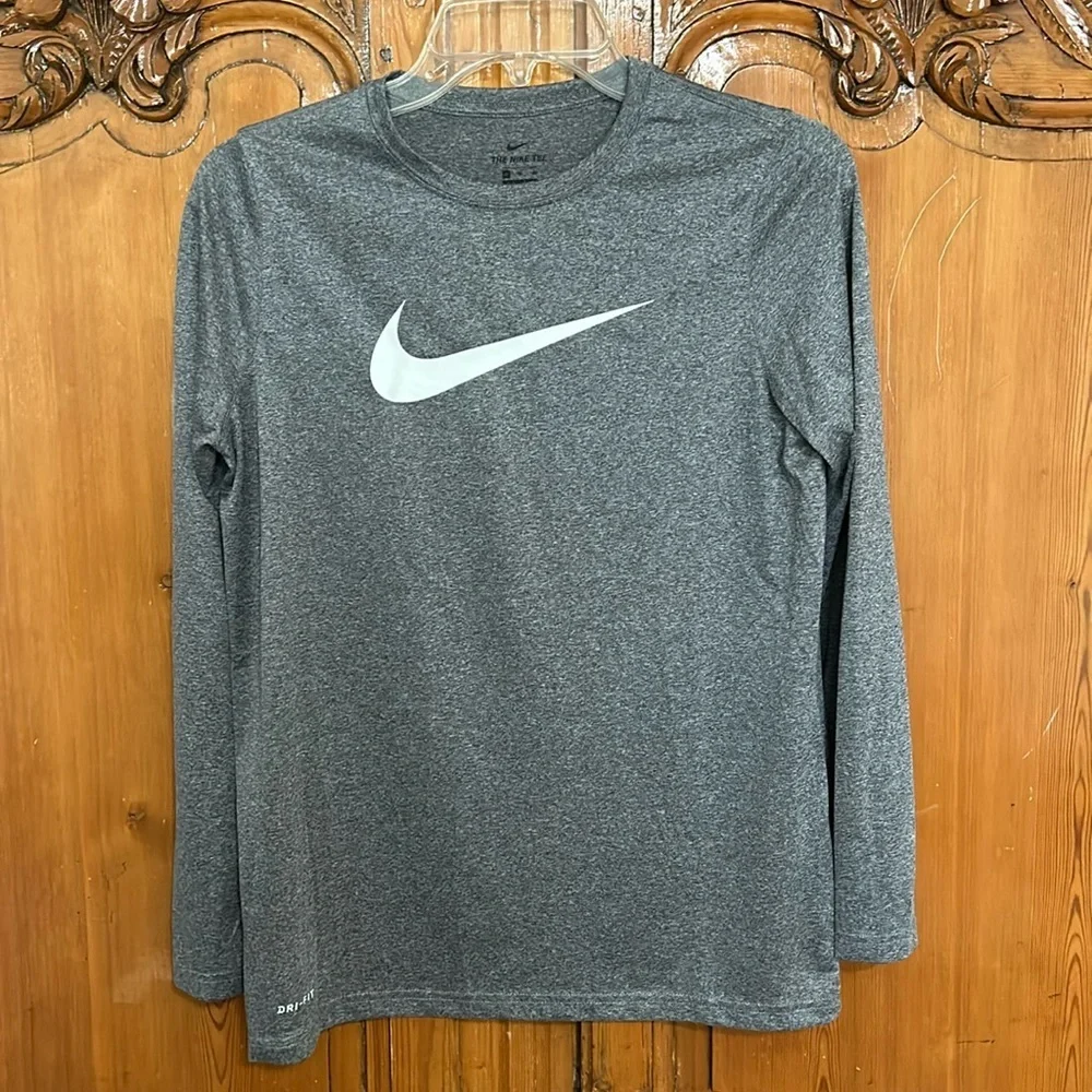 Nike Boys XL Dri-Fit Polyester Long Sleeved Tee